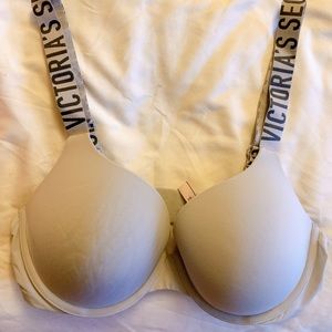 Victoria's Secret Bra - 38C, padded, push-up bra